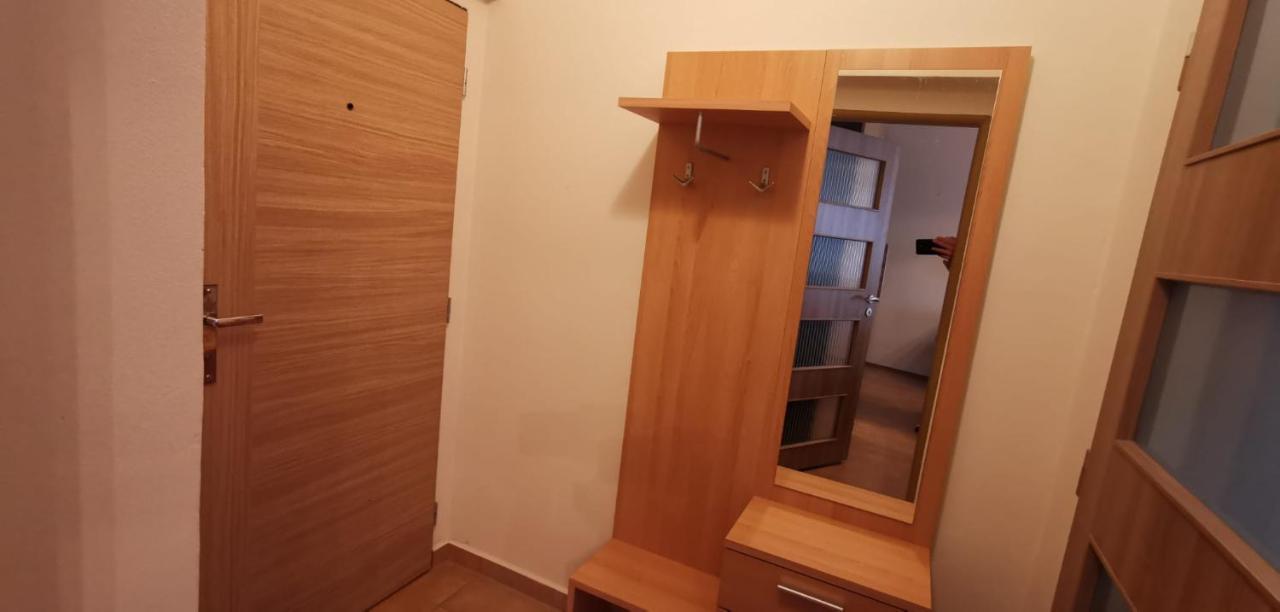 Apartmany U Hotelu Thermal Kv Karlsbad Exteriör bild