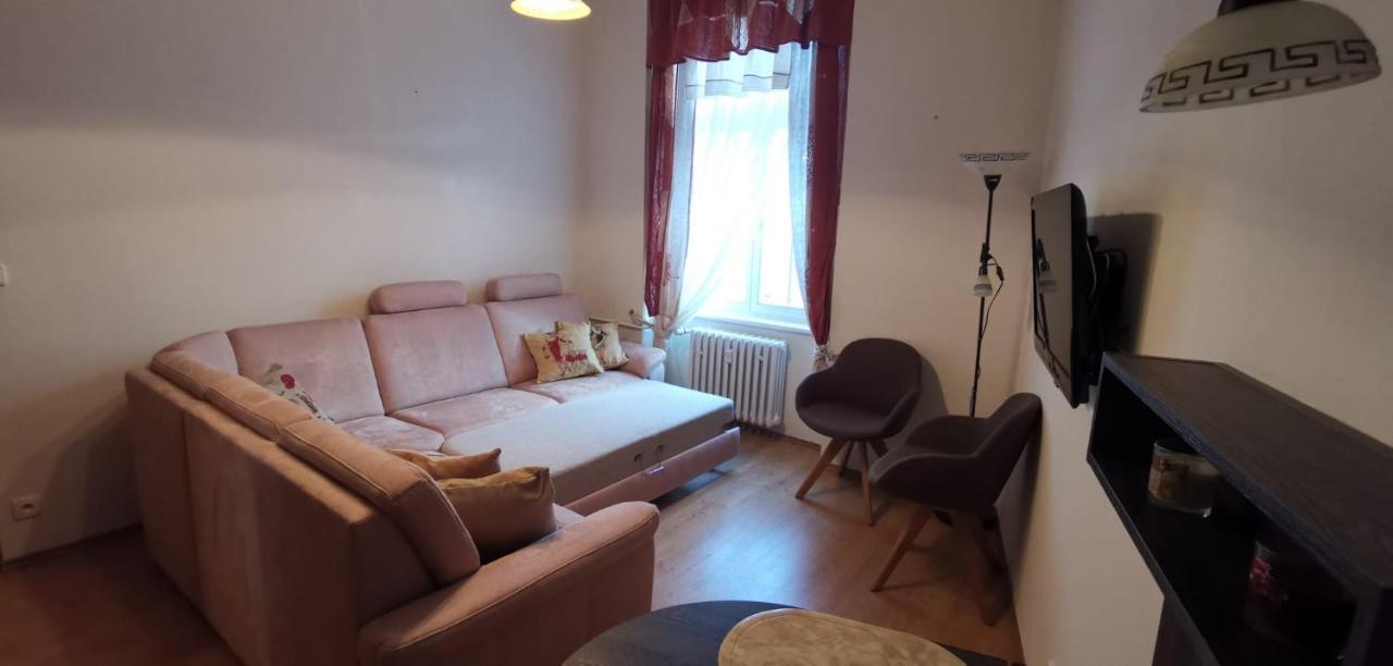 Apartmany U Hotelu Thermal Kv Karlsbad Exteriör bild